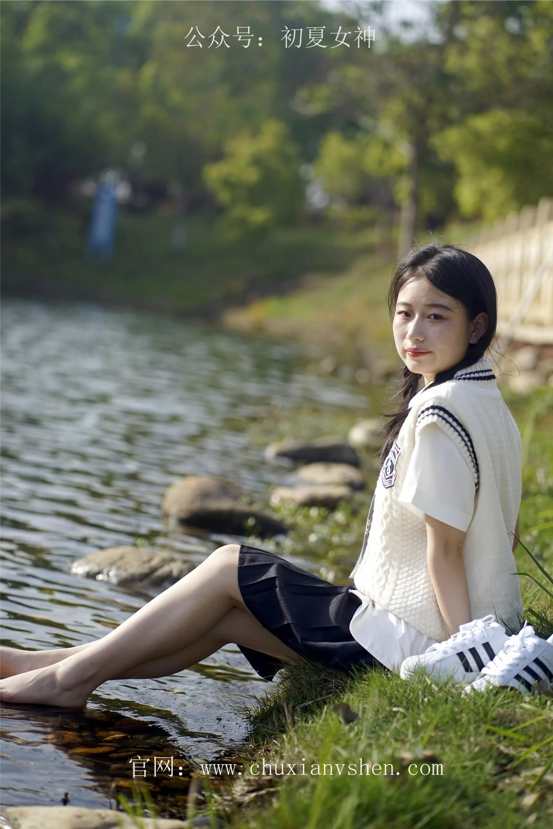初夏女神 NO.061 念念 春秋JK套搭配三叶草贝壳头鞋 [115P]插图7